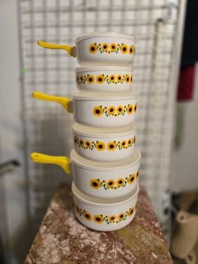 Sunflower Messing Bowls Set Of 6 with Yellow Handles